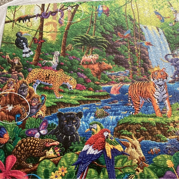 2000pc Puzzle- missing 3pcs - Picture 5 of 5